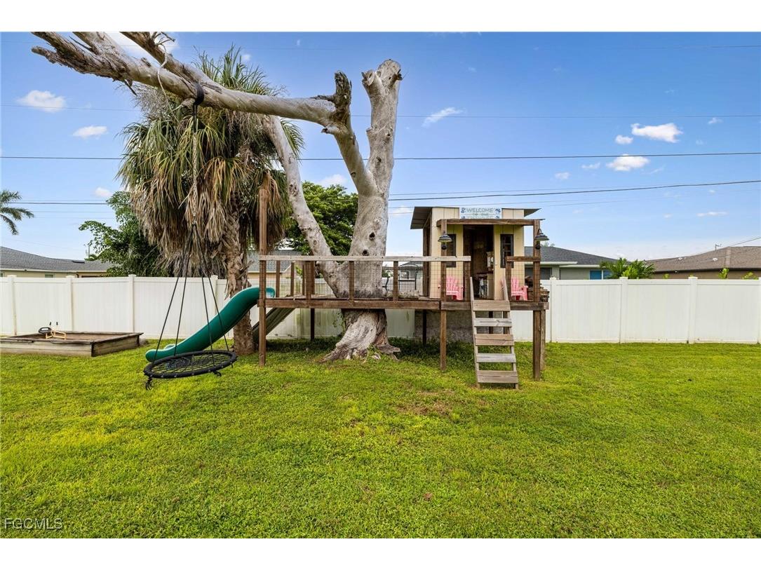 1108 SW 11th Avenue Cape Coral FL 33991 2025010750 image38