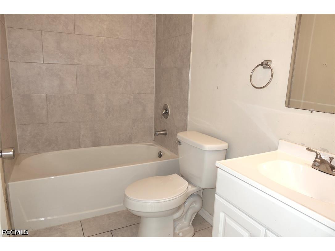 1109 Andalusia Boulevard Cape Coral FL 33909 2026018503 image8
