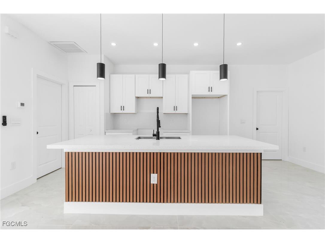 1109 Cumming Street E Lehigh Acres FL 33974 2025021333 image4