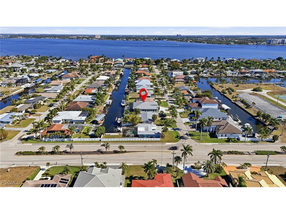 1109 Lenox Court Cape Coral FL 33904 2026004948 image1