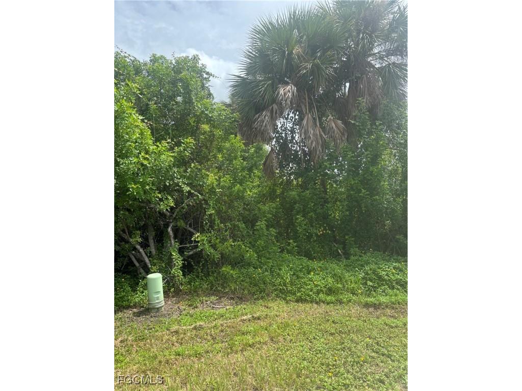 111 Bebb Court Rotonda West FL 33947 2025008840 image2