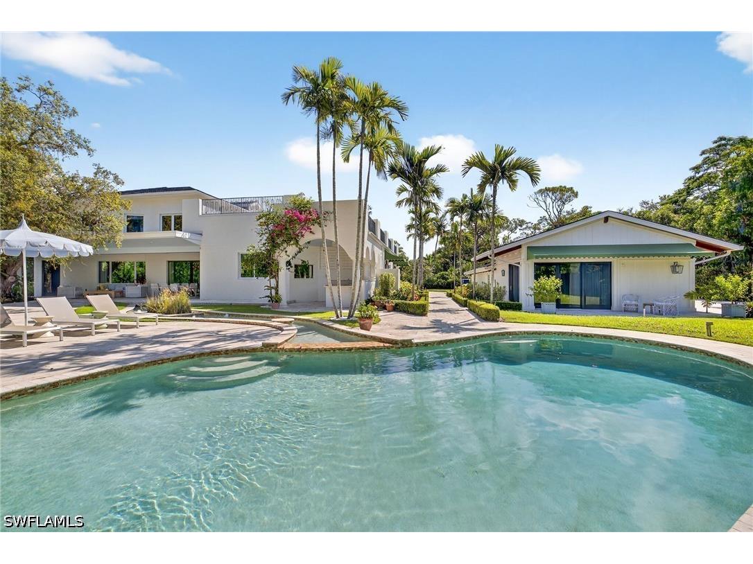 111 Caribbean Road Naples FL 34108 226020180 image1