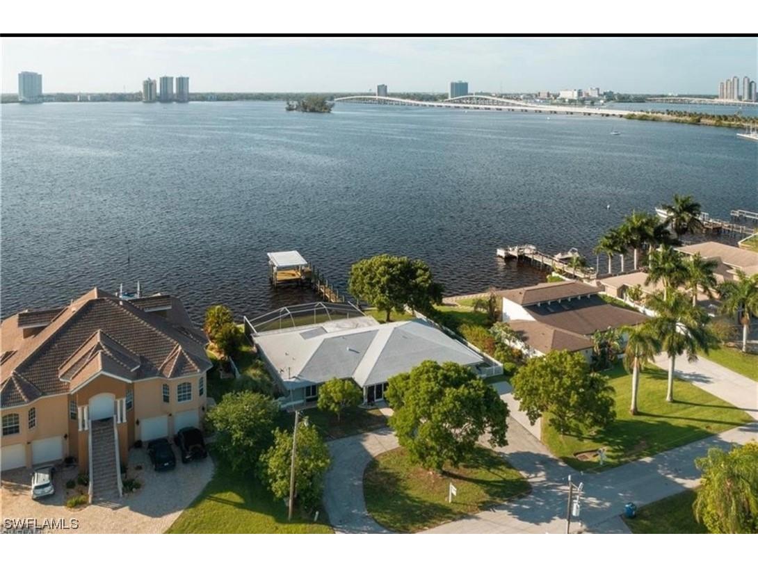 111 E North Shore Avenue North Fort Myers FL 33917 223035570 image1