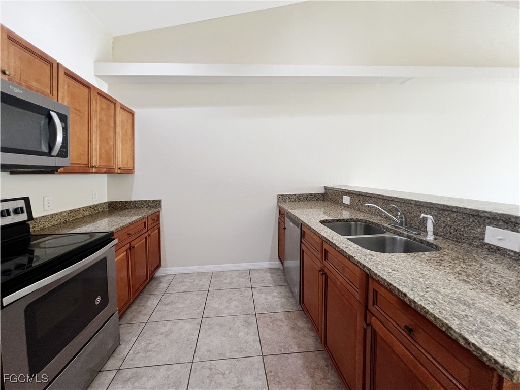 111 SE 2nd Avenue Cape Coral FL 33990 2025020551 image13