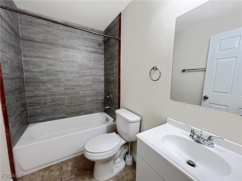 111 SE 2nd Avenue Cape Coral FL 33990 2025020551 image28