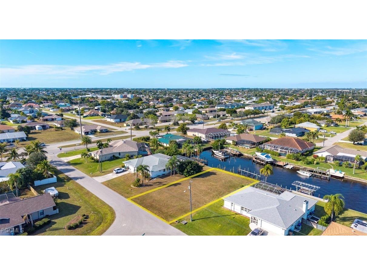 111 SE 37th Terrace Cape Coral FL 33904 2026001422 image3