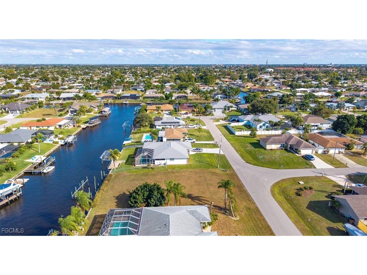 111 SE 37th Terrace Cape Coral FL 33904 2026001422 image7
