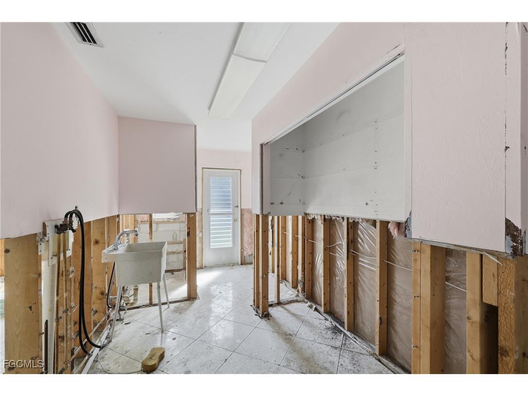 111 SW 49th Terrace Cape Coral FL 33914 2025018862 image16