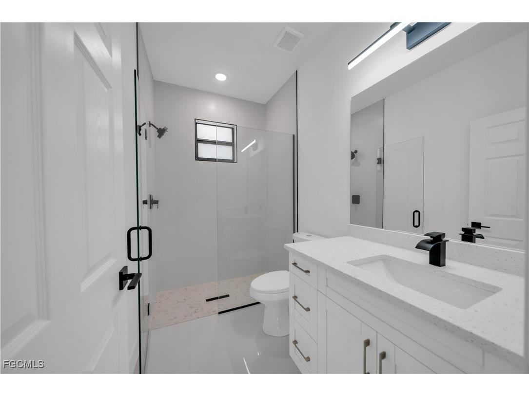 1110-1112 Eisenhower Boulevard Lehigh Acres FL 33974 2025009473 image19