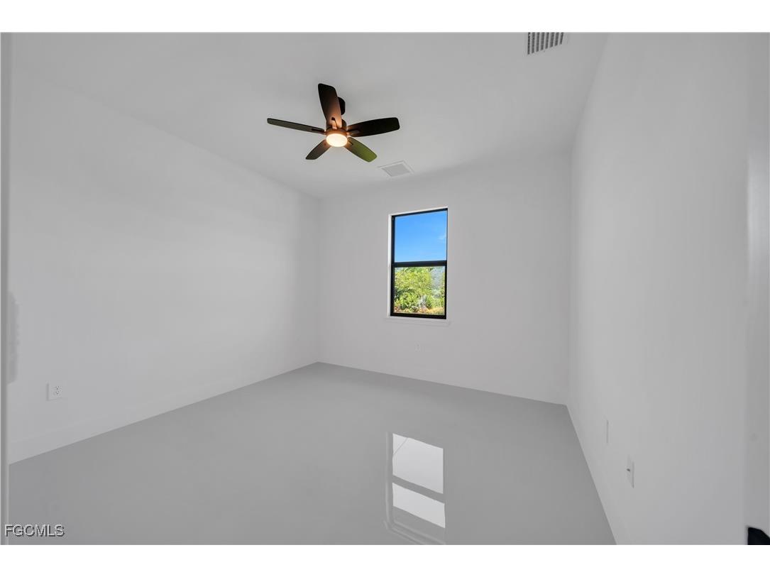 1110-1112 Eisenhower Boulevard Lehigh Acres FL 33974 2025009473 image24