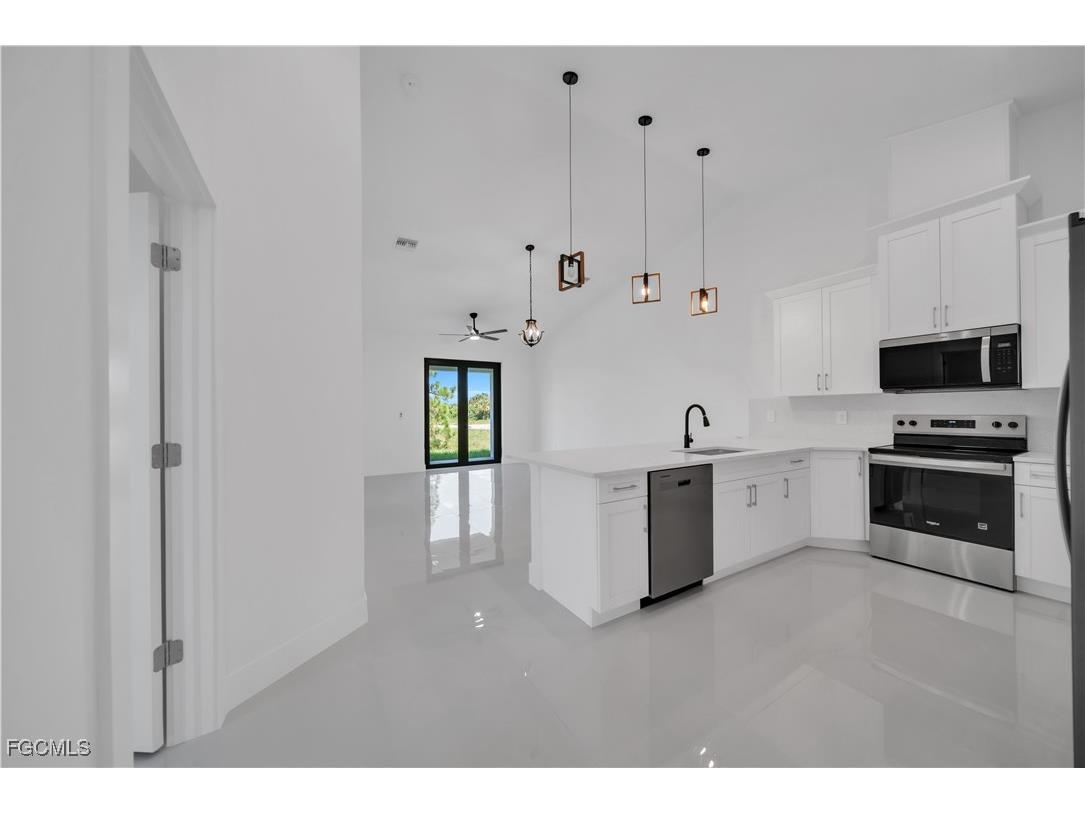 1110-1112 Eisenhower Boulevard Lehigh Acres FL 33974 2025009473 image29