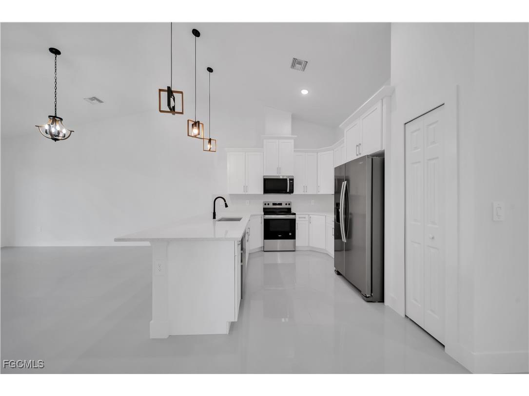 1110-1112 Eisenhower Boulevard Lehigh Acres FL 33974 2025009473 image30