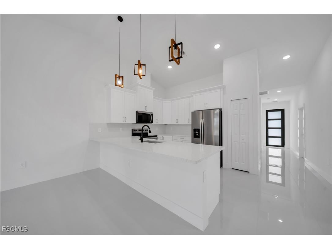 1110-1112 Eisenhower Boulevard Lehigh Acres FL 33974 2025009473 image33