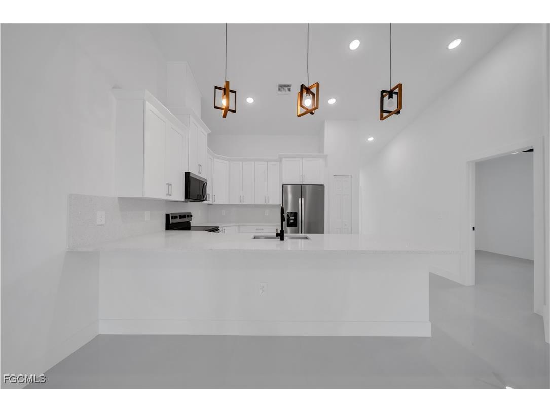 1110-1112 Eisenhower Boulevard Lehigh Acres FL 33974 2025009473 image35