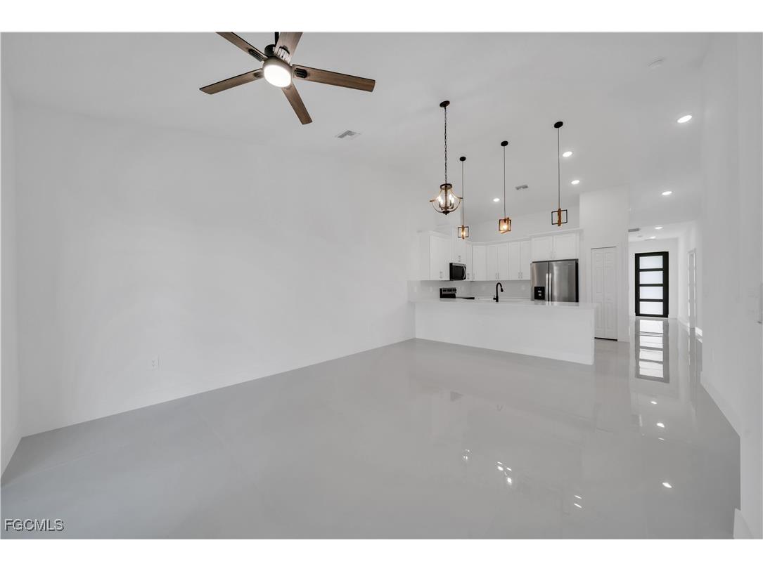 1110-1112 Eisenhower Boulevard Lehigh Acres FL 33974 2025009473 image38