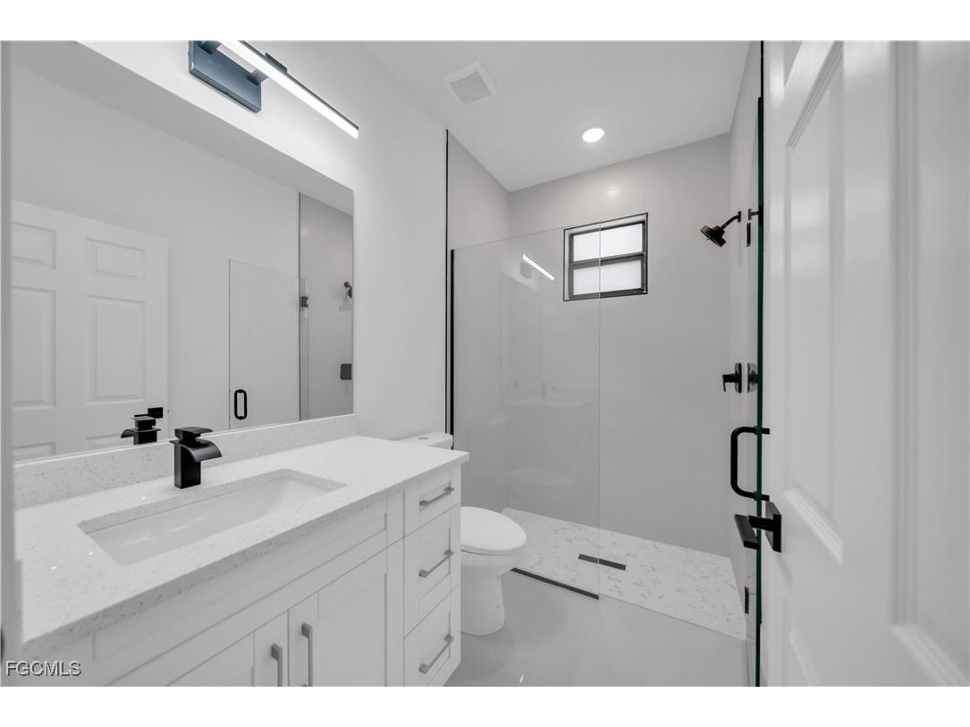 1110-1112 Eisenhower Boulevard Lehigh Acres FL 33974 2025009473 image39