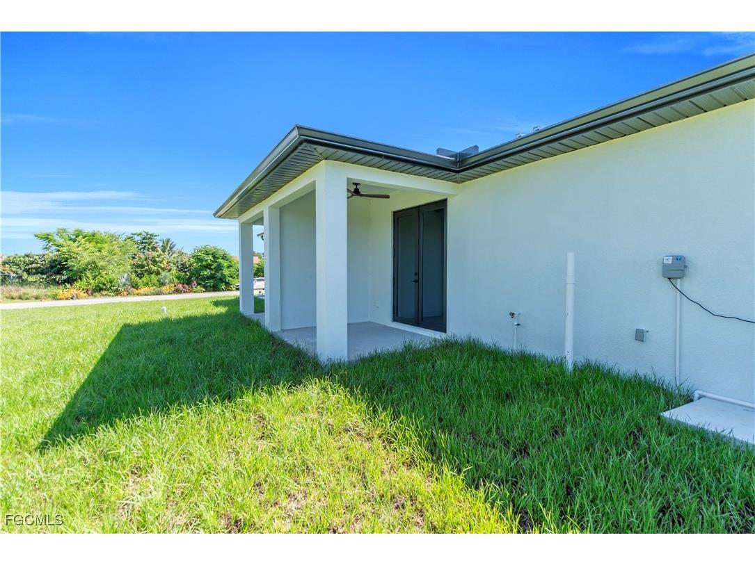 1110-1112 Eisenhower Boulevard Lehigh Acres FL 33974 2025009473 image46