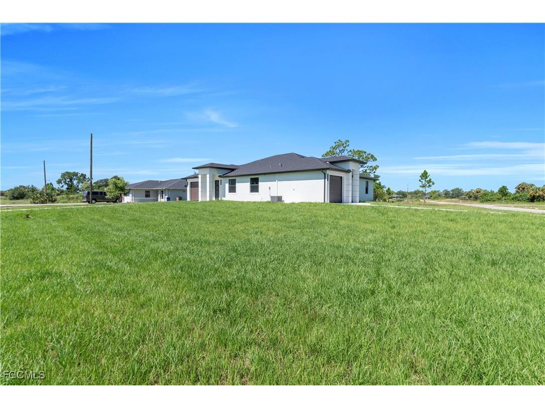 1110-1112 Eisenhower Boulevard Lehigh Acres FL 33974 2025009473 image7