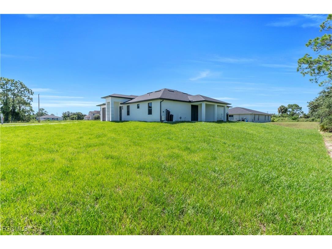 1110-1112 Eisenhower Boulevard Lehigh Acres FL 33974 2025009473 image8