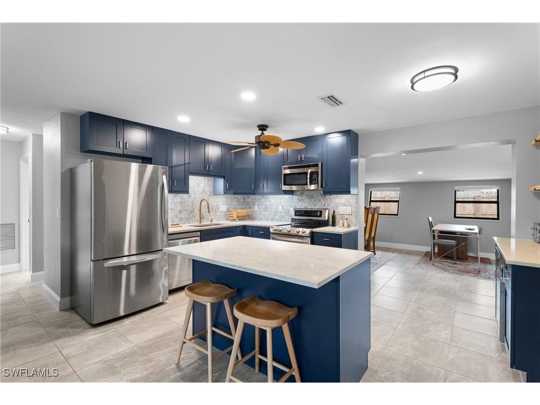 1110 Coconut Circle W Naples FL 34104 224084562 image1
