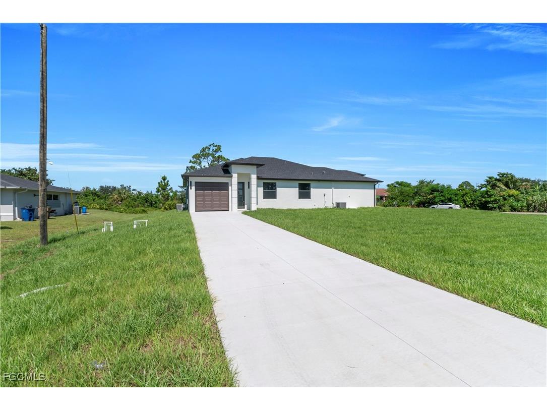 1110 Eisenhower Boulevard Lehigh Acres FL 33974 2025021073 image3