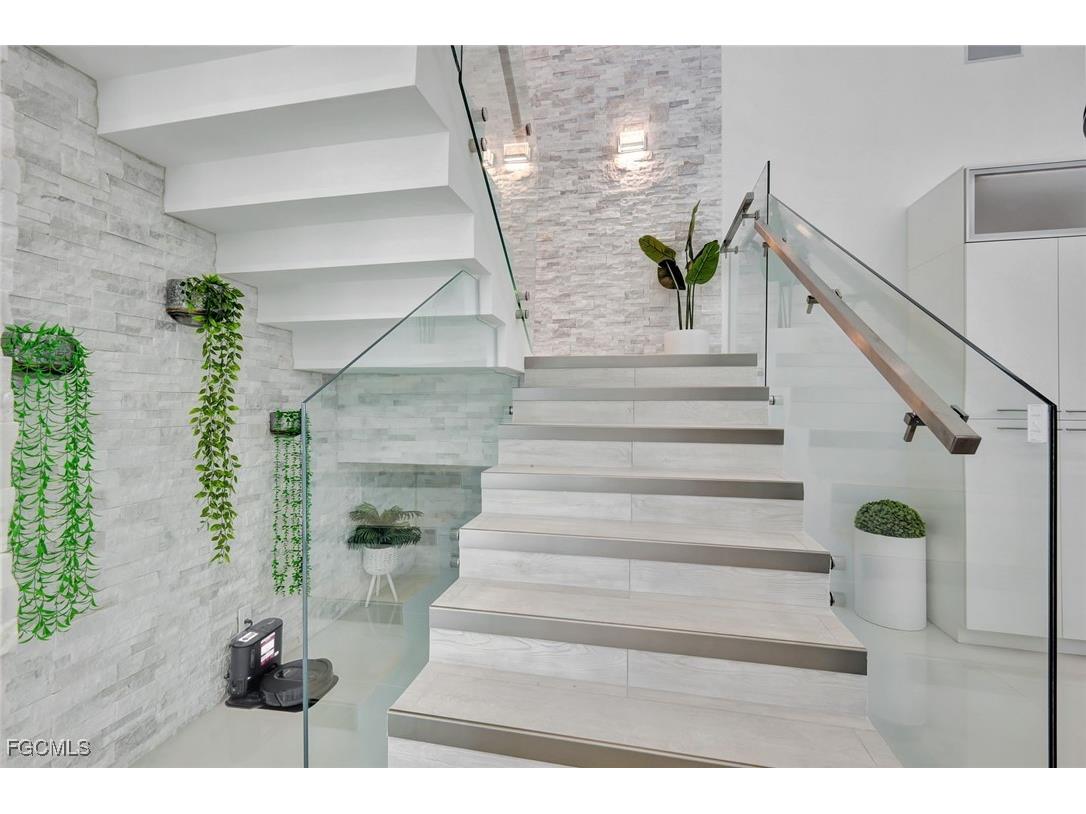 1110 Lenox Court Cape Coral FL 33904 2025018860 image15