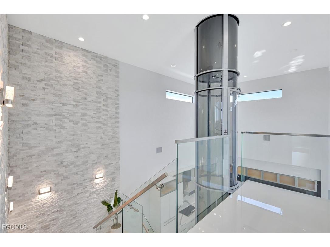 1110 Lenox Court Cape Coral FL 33904 2025018860 image17