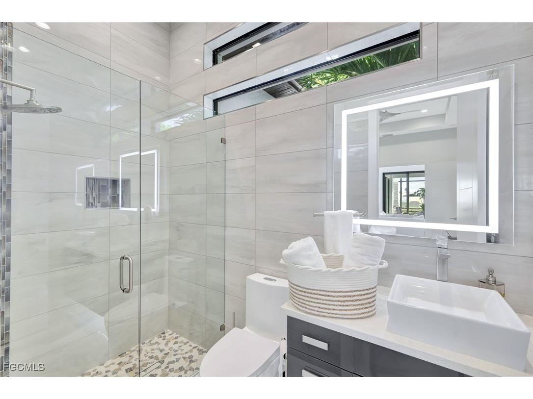 1110 Lenox Court Cape Coral FL 33904 2025018860 image24