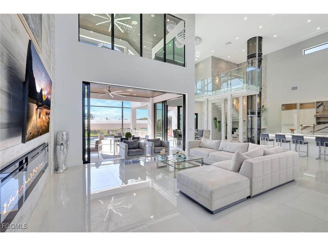 1110 Lenox Court Cape Coral FL 33904 2025018860 image6