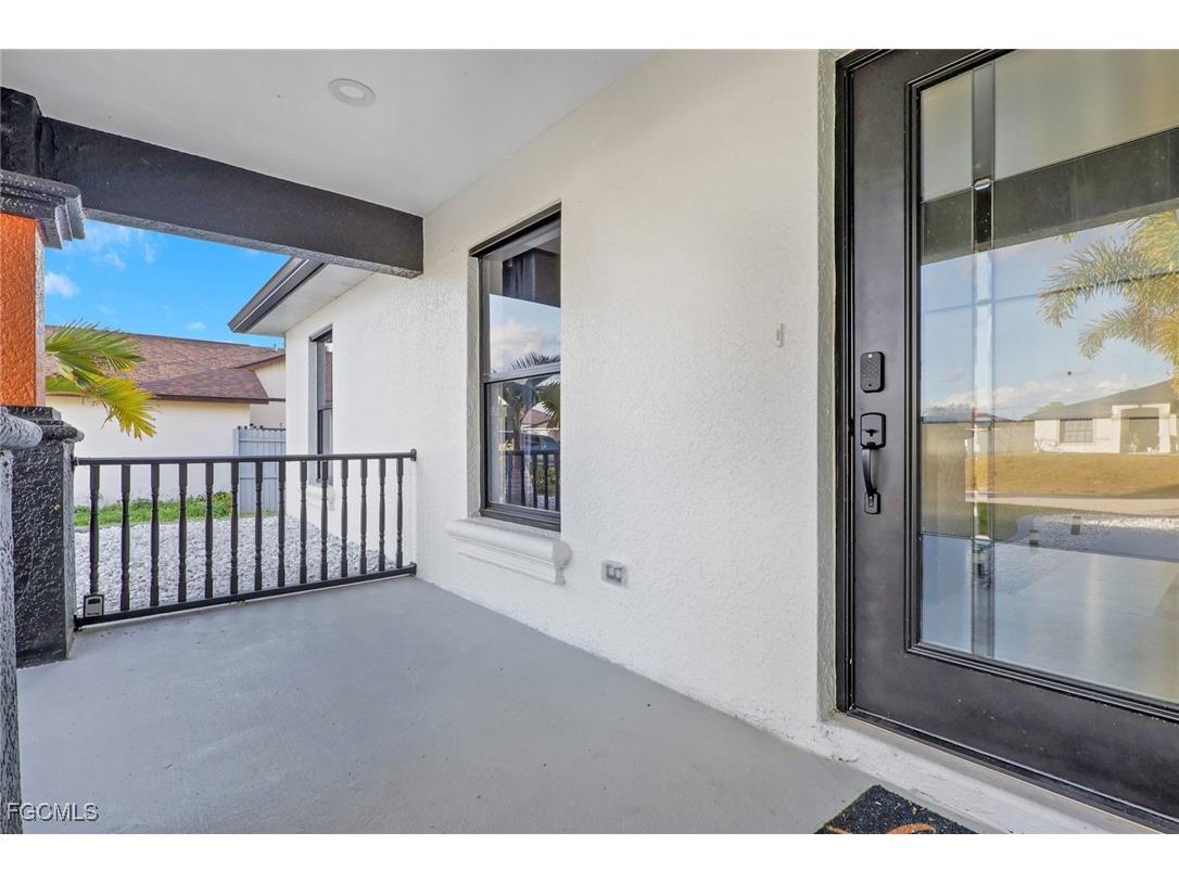 1110 NE 6th Place Cape Coral FL 33909 2026003907 image6