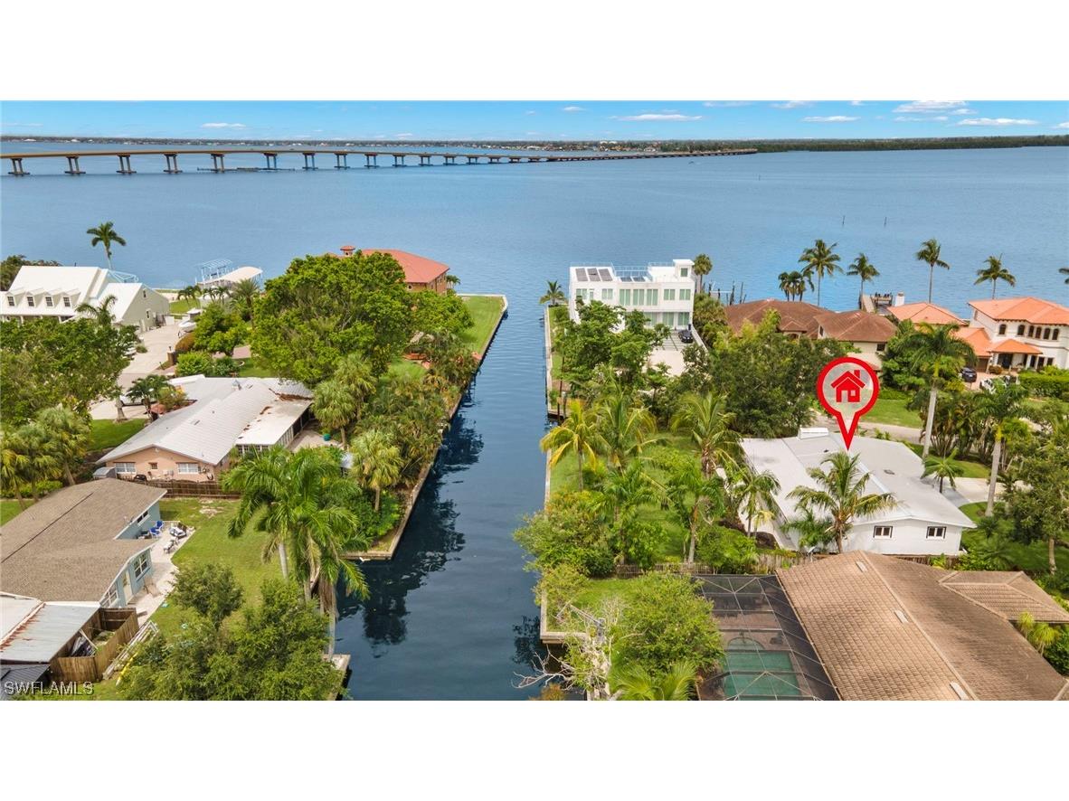 1110 Vesper Drive Fort Myers FL 33901 223056285 image1