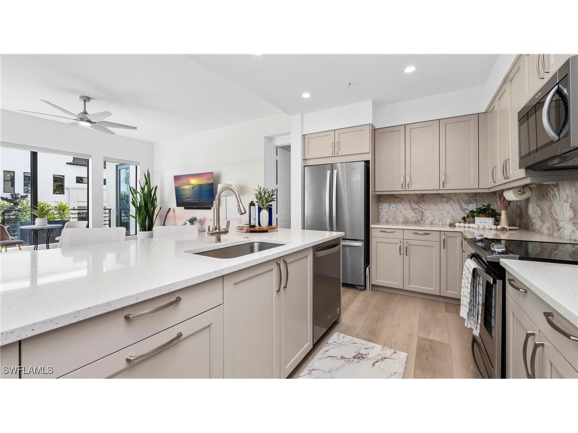 1111 Central Avenue #207 Naples FL 34102 226000800 image24