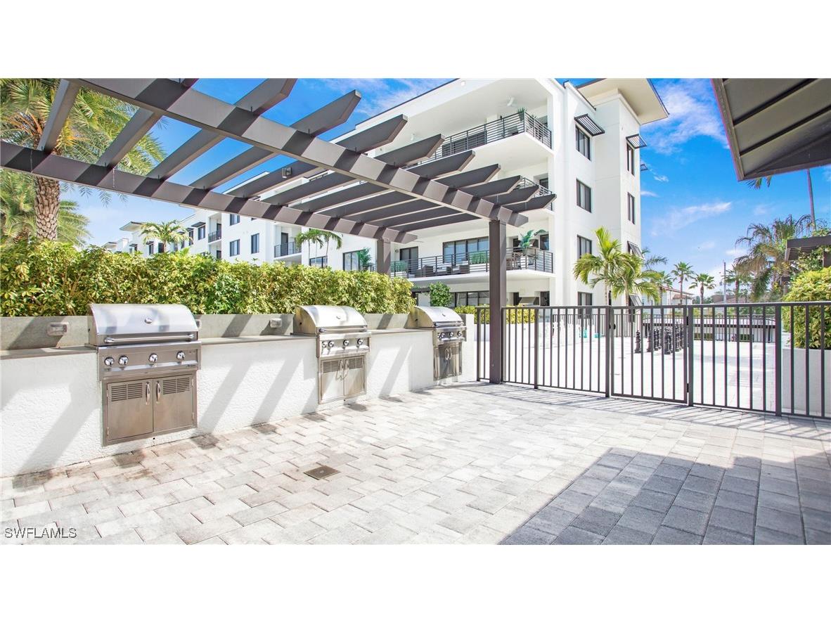 1111 Central Avenue #207 Naples FL 34102 226000800 image36