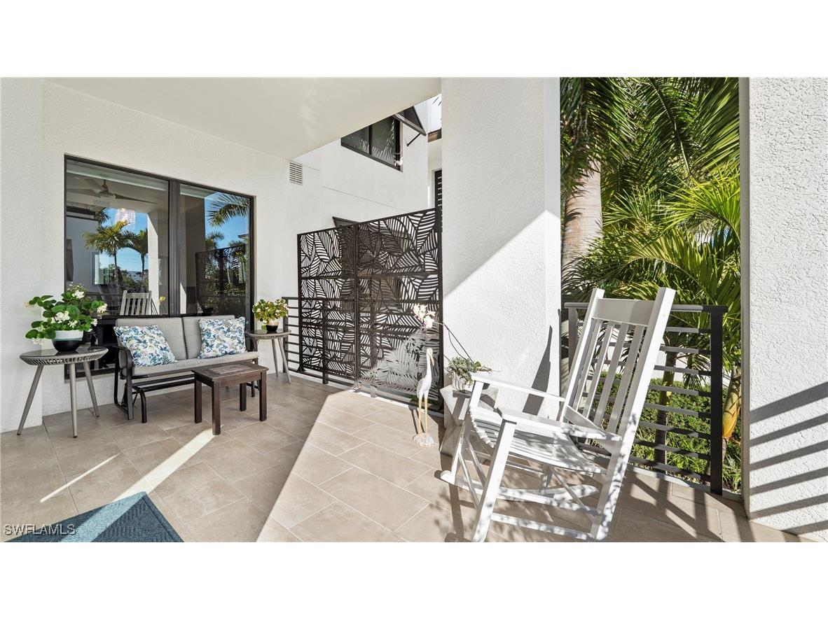 1111 Central Avenue #207 Naples FL 34102 226000800 image4