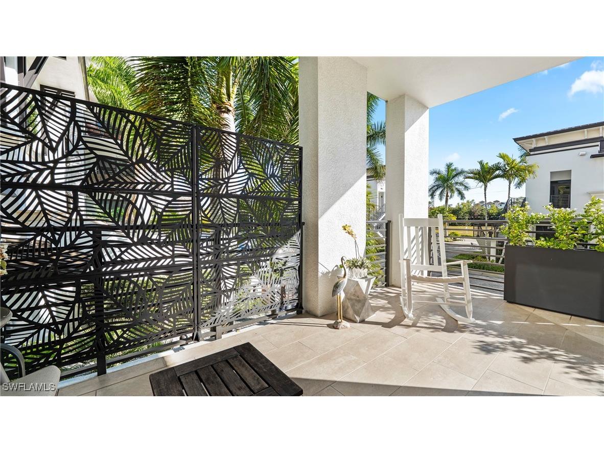 1111 Central Avenue #207 Naples FL 34102 226000800 image6