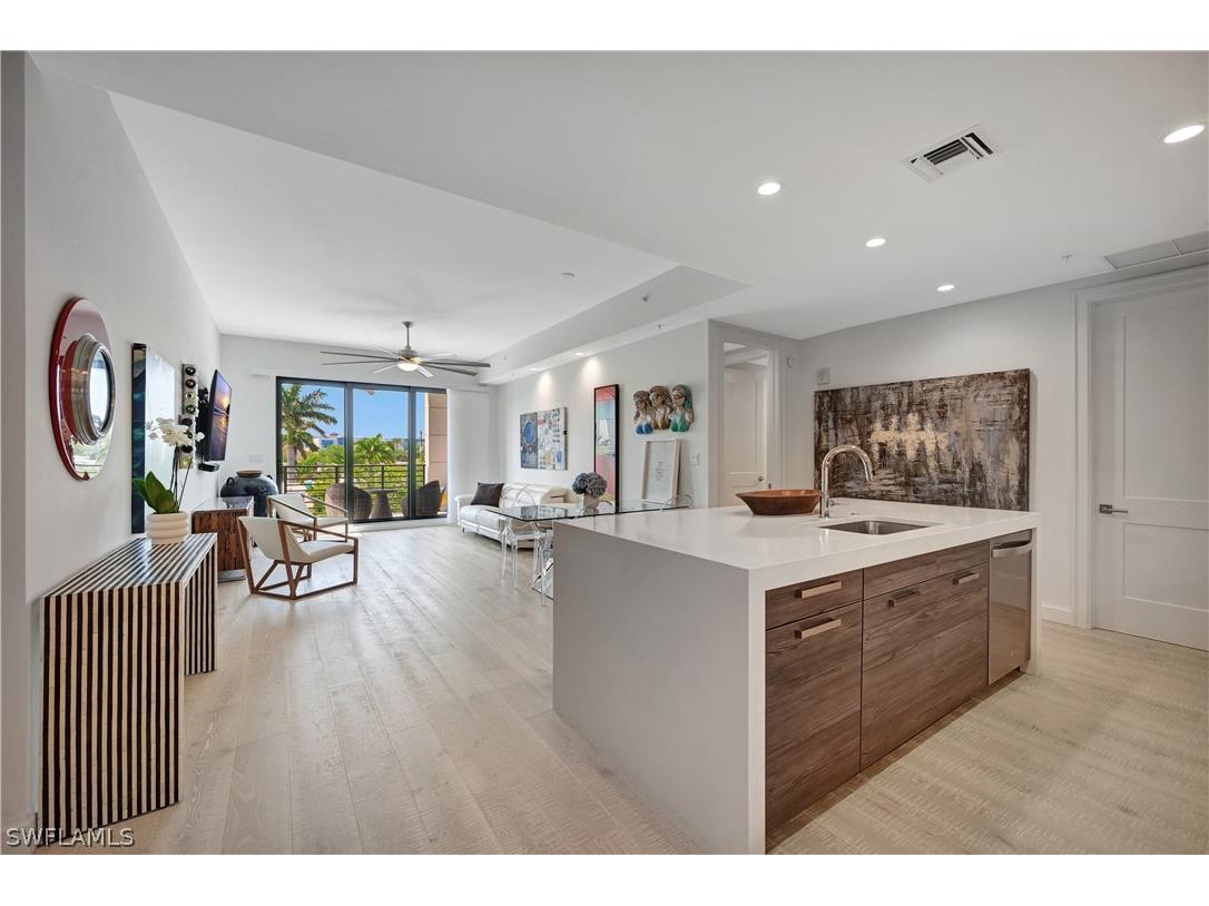 1111 Central Avenue #301 Naples FL 34102 224031280 image1