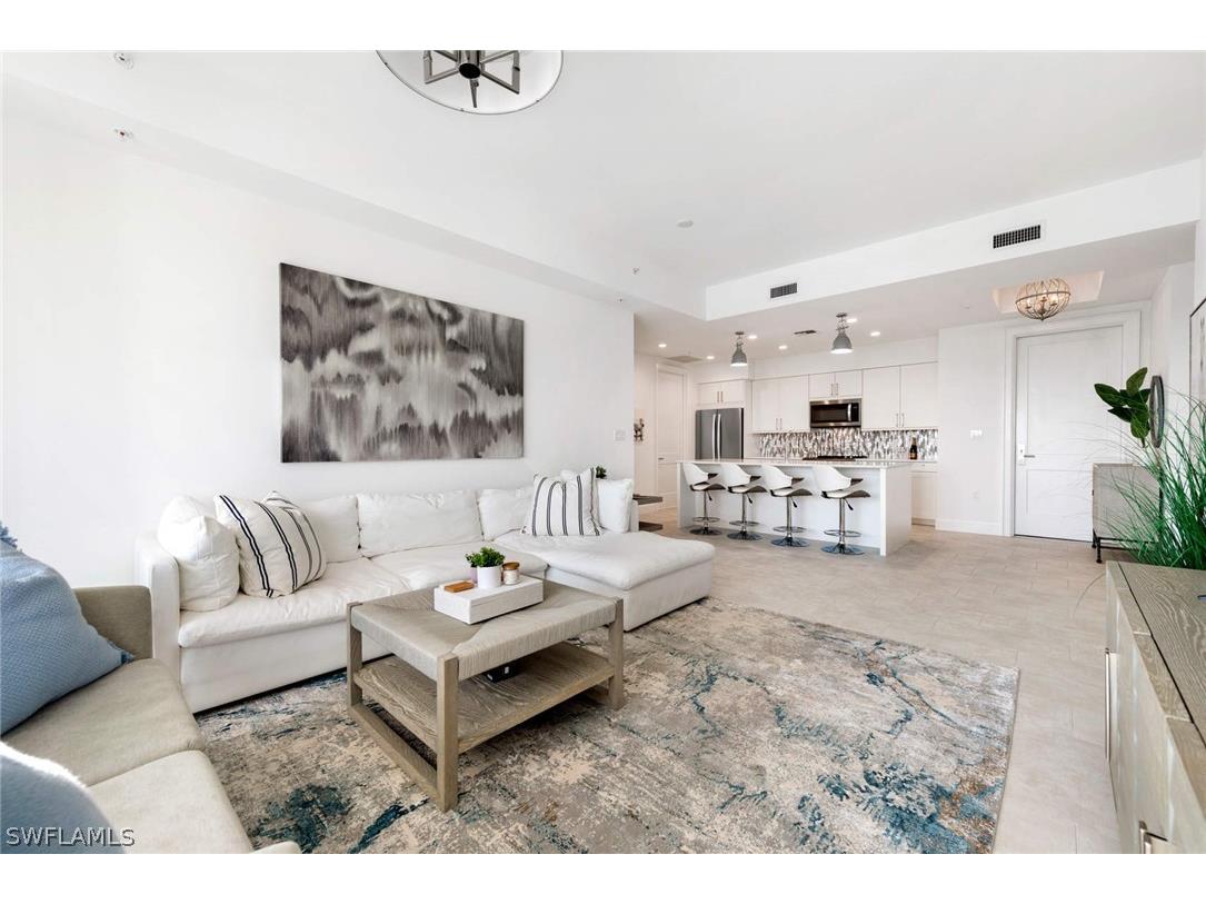 1111 Central Avenue #401 Naples FL 34102 223007935 image1