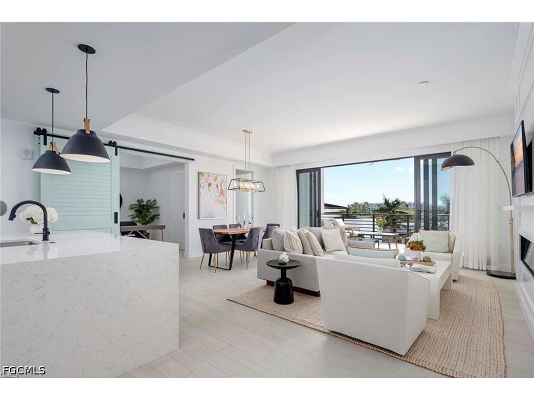 1111 Central Avenue #403 Naples FL 34102 2026021766 image1