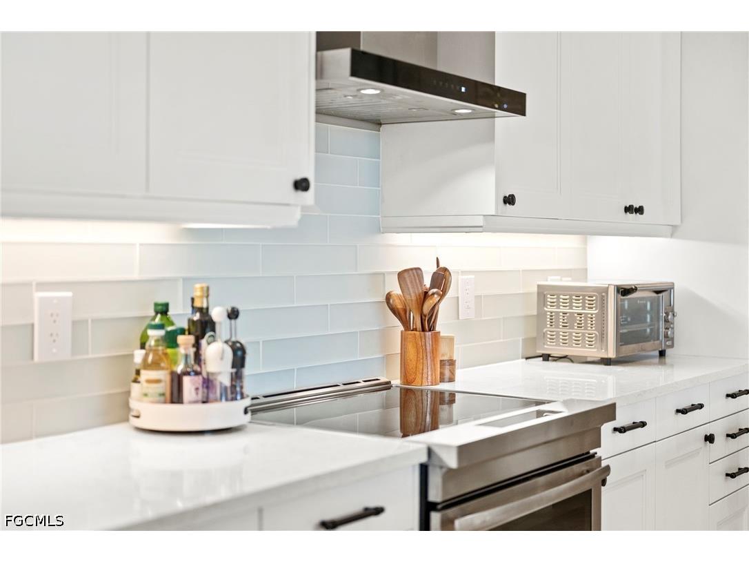 1111 Central Avenue #403 Naples FL 34102 2026029158 image3