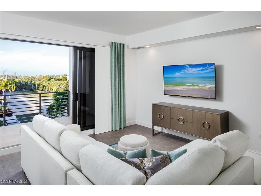 1111 Central Avenue #412 Naples FL 34102 223053632 image3