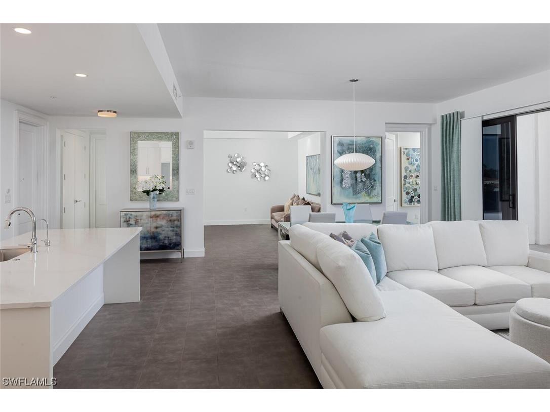 1111 Central Avenue #412 Naples FL 34102 223053632 image4