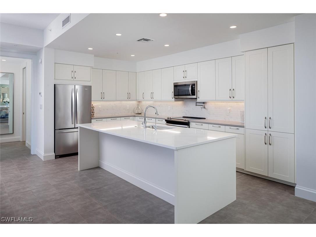 1111 Central Avenue #412 Naples FL 34102 223053632 image6