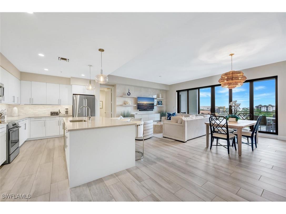 1111 Central Avenue #511 Naples FL 34102 226001725 image5