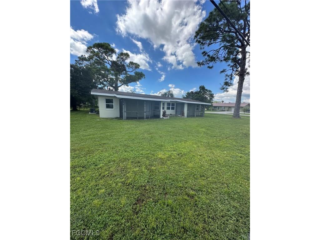 1111 Palm Avenue North Fort Myers FL 33903 2025012263 image1
