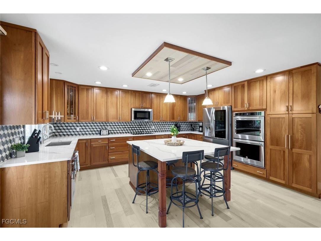 1111 Schooner Place Sanibel FL 33957 2025024630 image12