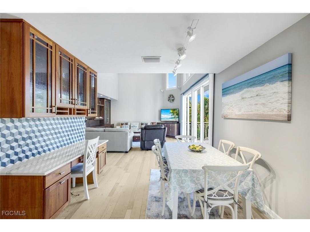 1111 Schooner Place Sanibel FL 33957 2025024630 image15