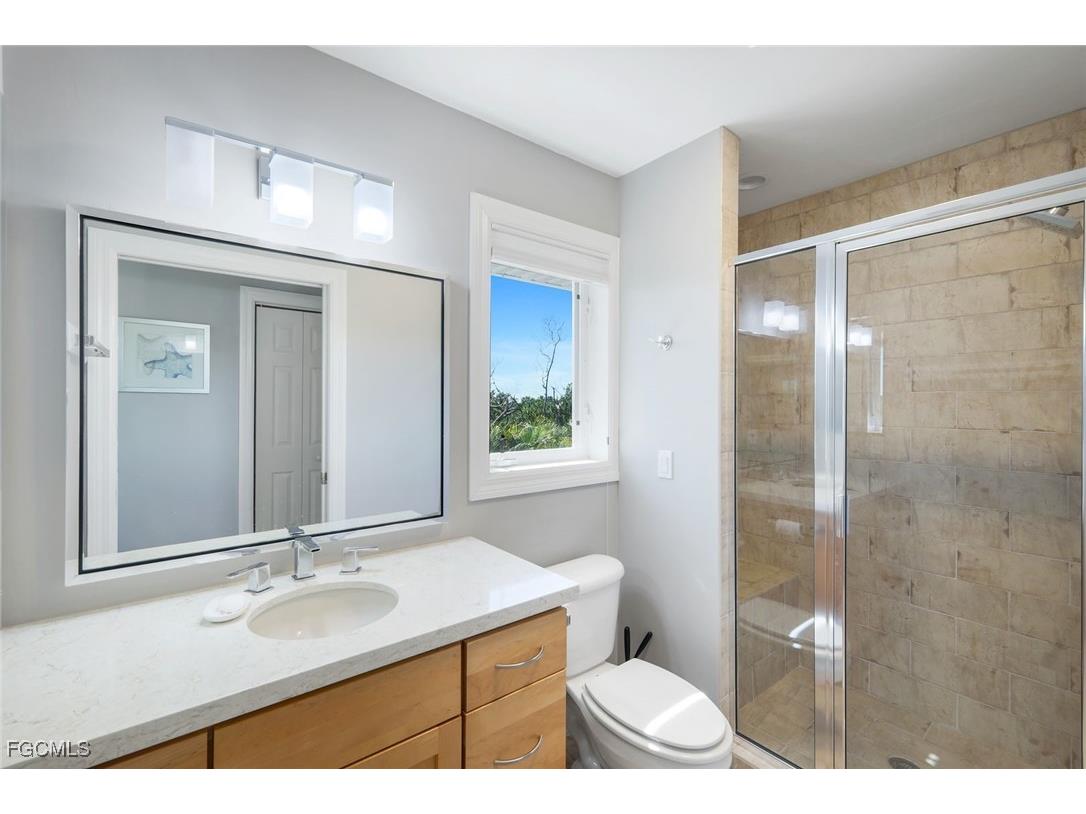 1111 Schooner Place Sanibel FL 33957 2025024630 image18