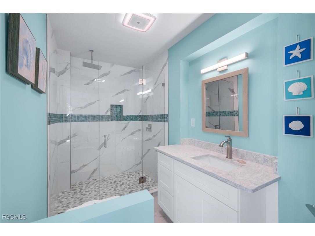 1111 Schooner Place Sanibel FL 33957 2025024630 image24