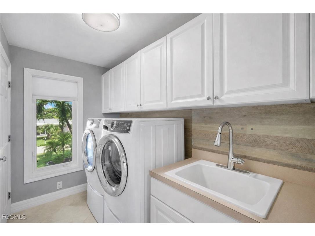 1111 Schooner Place Sanibel FL 33957 2025024630 image25