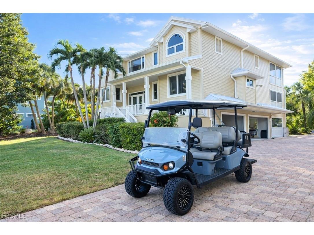1111 Schooner Place Sanibel FL 33957 2025024630 image3